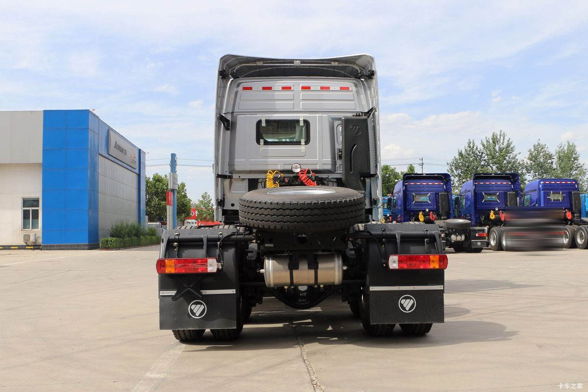 Used Foton Auman  6X4motor tractor Hot-selling truck 510hp Cheap best-selling cars