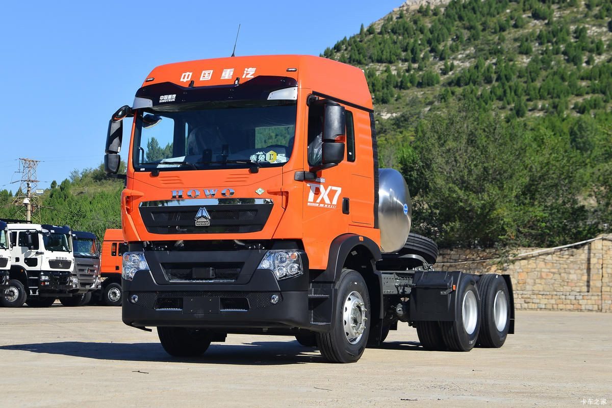 Used Sinotruk HOWO TX7 heavy truck 480-horsepower 6X4 LNG tractor