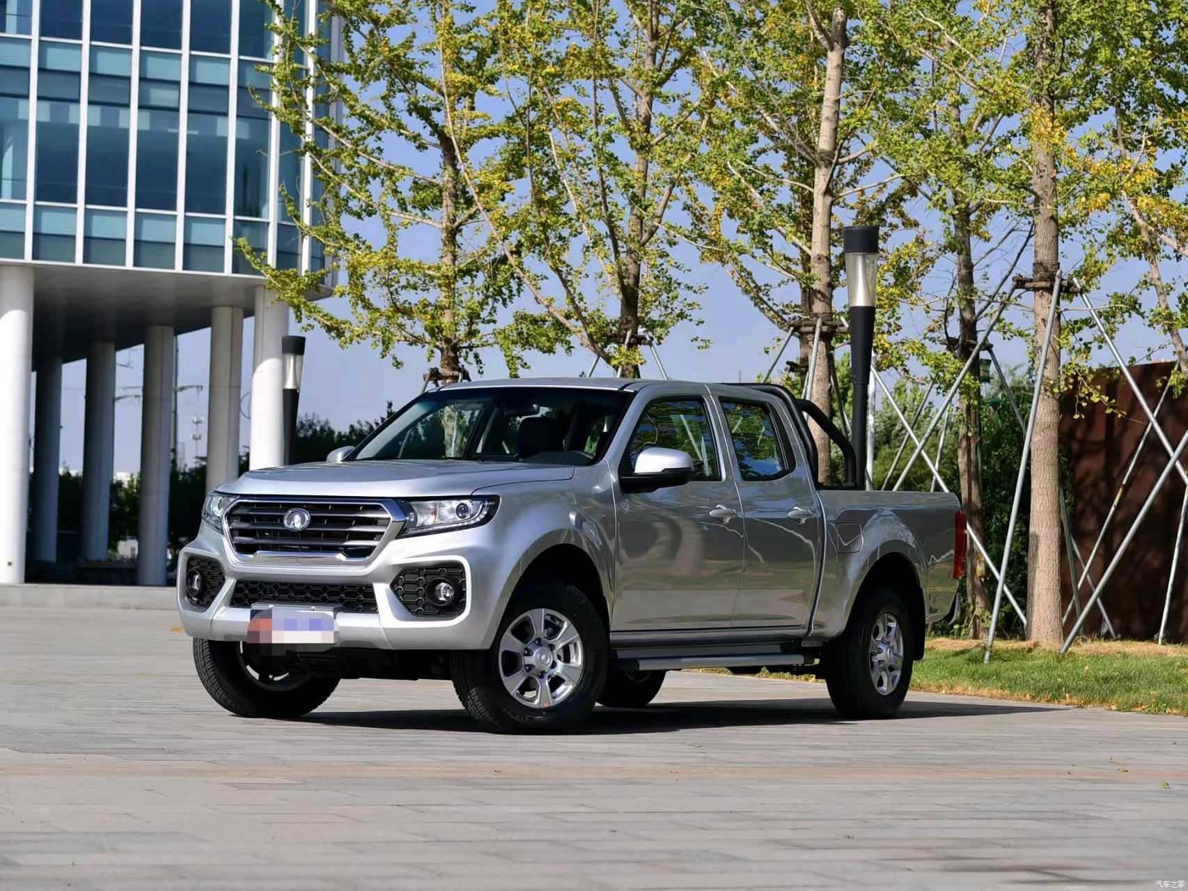 Hot-selling Chinese Used pickup trucks 143HP Diesel four-wheel drive