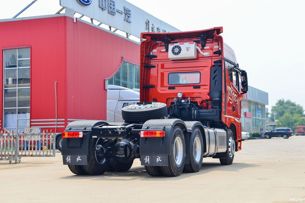 Used  Jiefang JH6 Heavy Truck Leading Edition 2.0 520hp 6X4 AMT Automatic Transmission Tractor