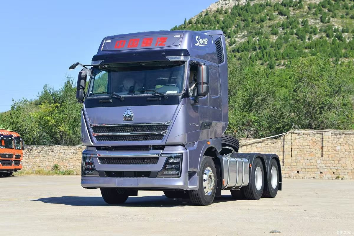 Used  HOWO，Sinotruck Hot-selling tractor 6*4，540hp