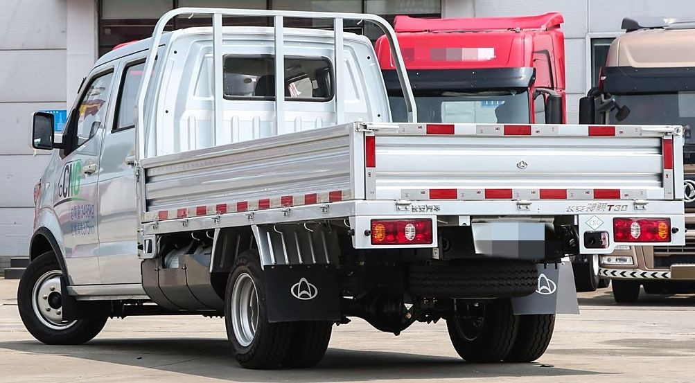 used Changan，1.6L mini truck, the "divine car" of China, is selling well all over the world as a cargo car
