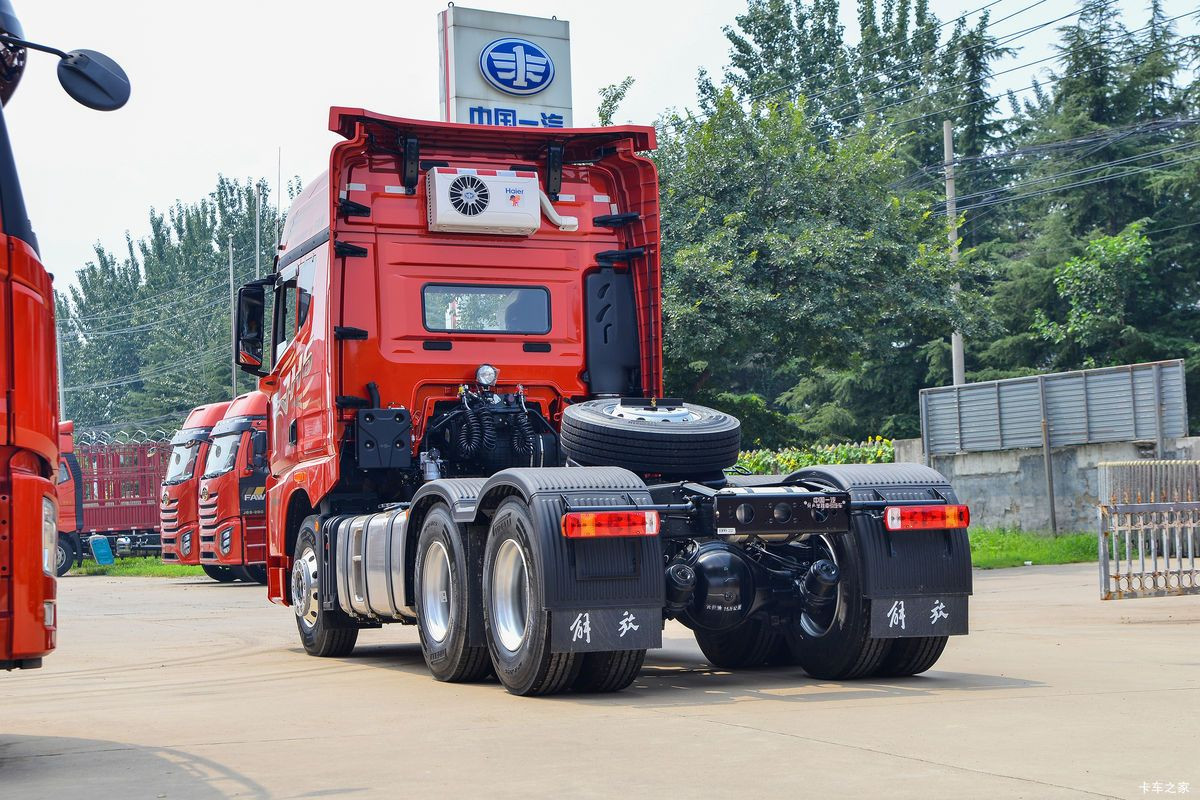 Used  Jiefang JH6 Heavy Truck Leading Edition 2.0 520hp 6X4 AMT Automatic Transmission Tractor
